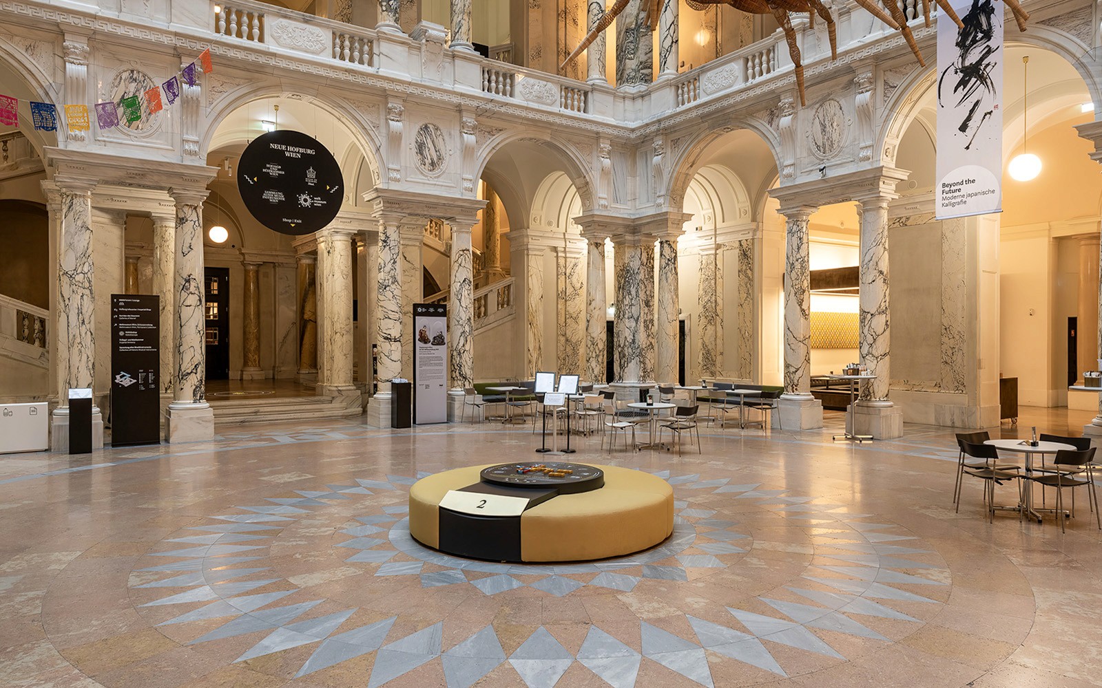 維也納新霍夫堡宮嘅室內景觀及館藏。圖庫圖片 2。