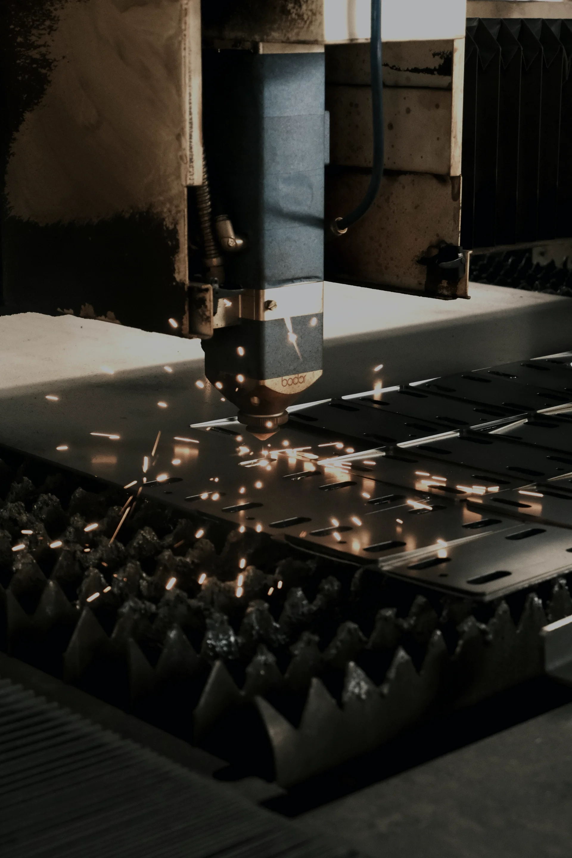 CIĘCIE 2D — proces Metallogic