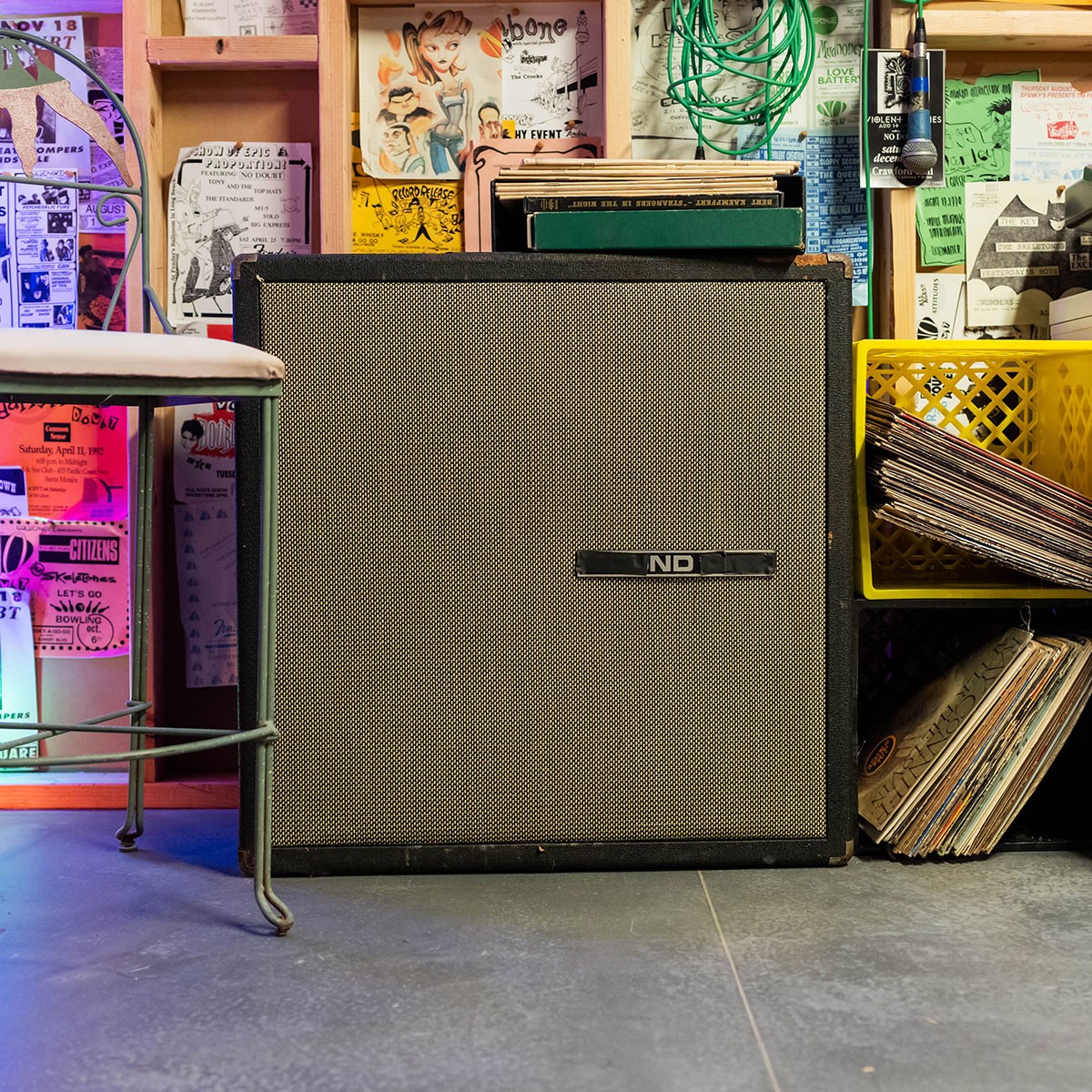 Guitar cabinet