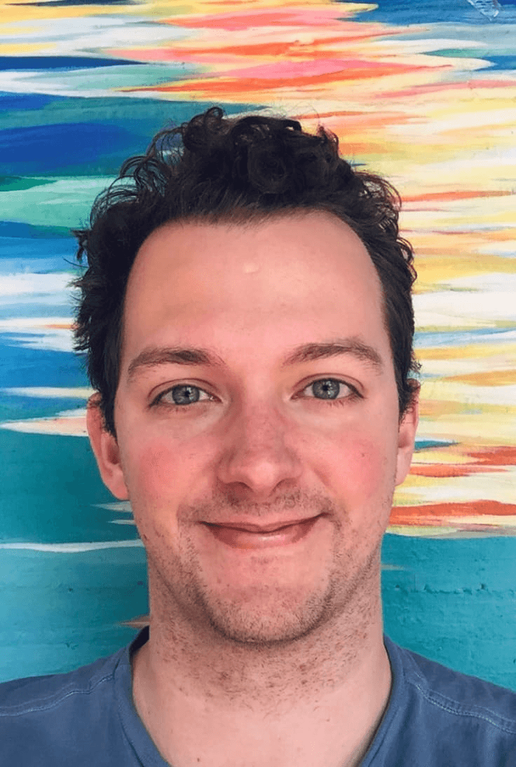 woman on focus photography