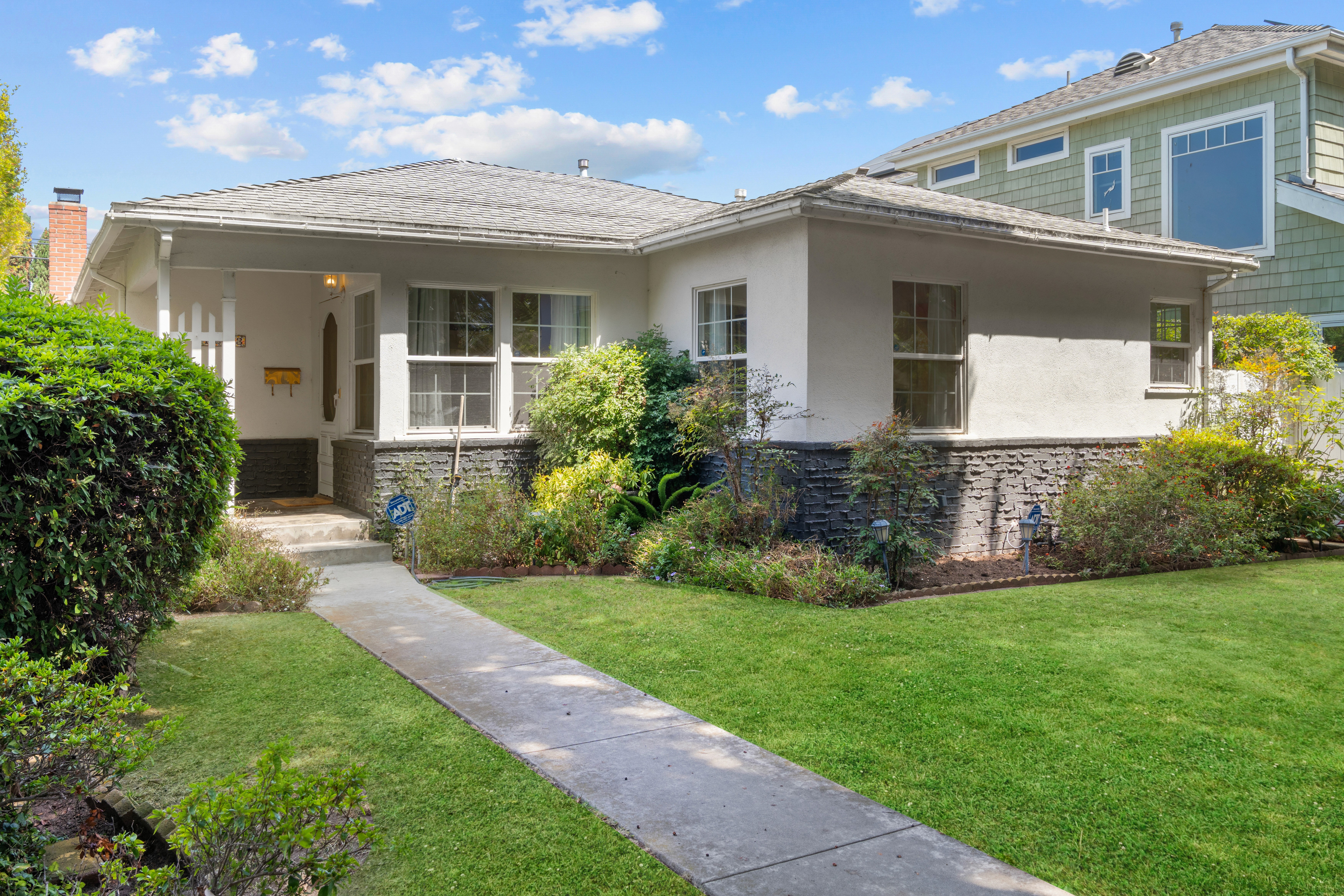 Image of a luxury home