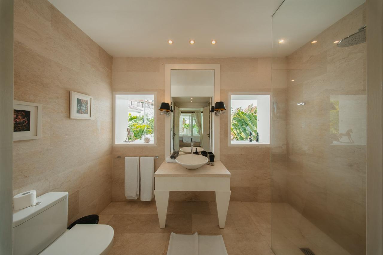 5-bedroom villa by the river in Pererenan