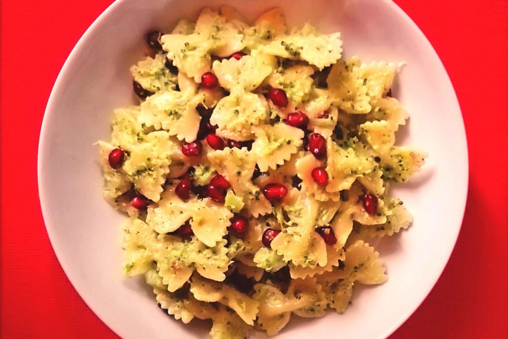 Farfalle broccoli e melograno