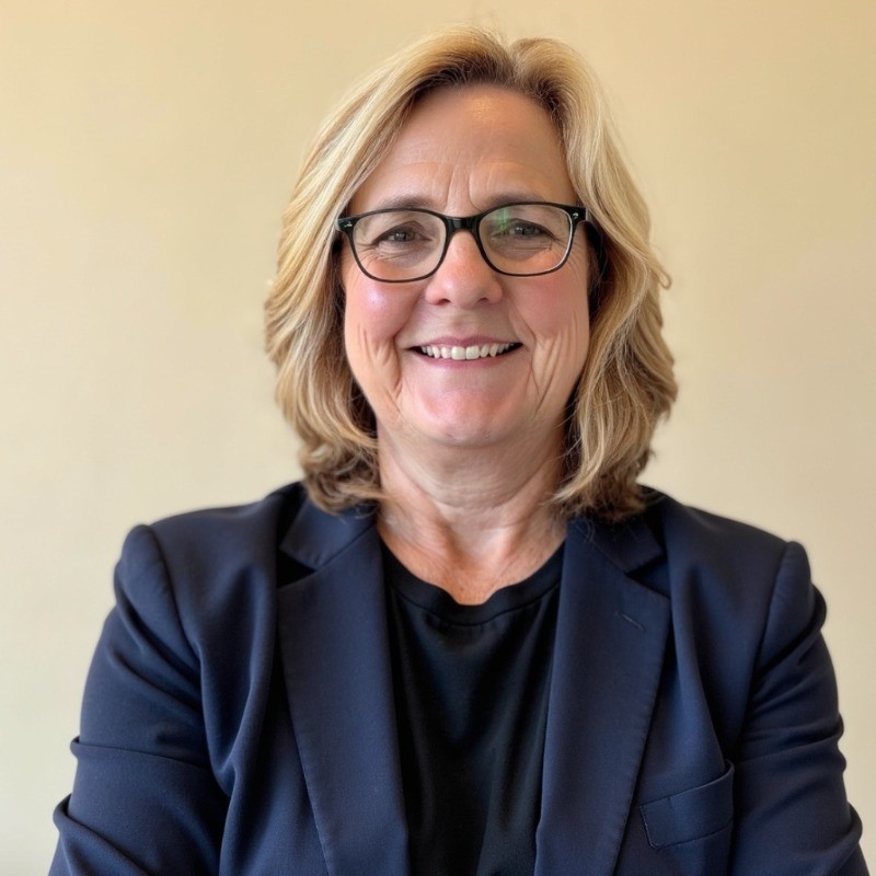 Kim Laughead headshot