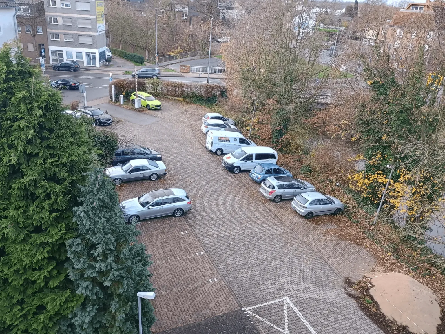 Nurse preparing patient for blood draw in clinic