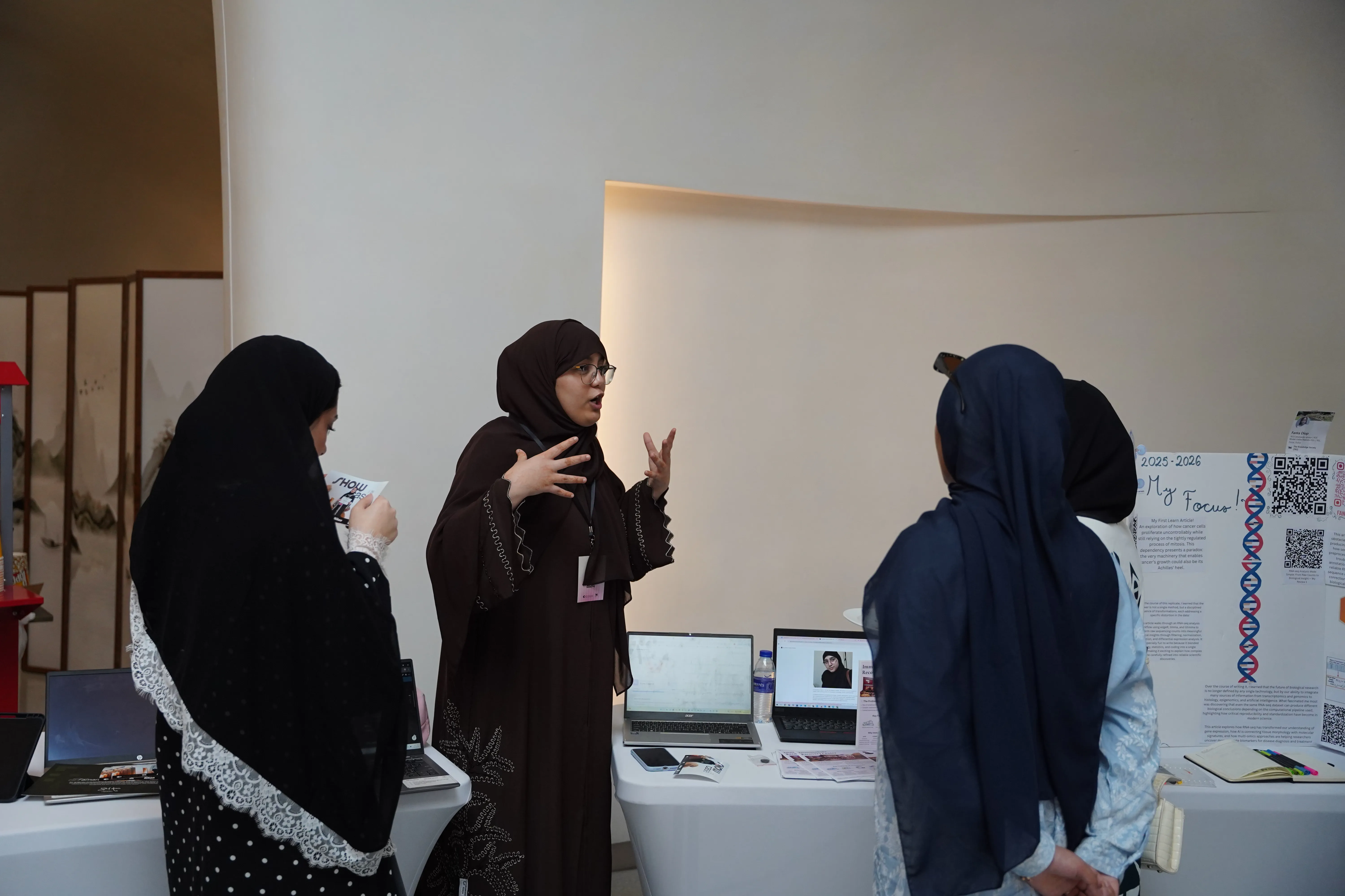 Life at TKS — students and mentors during the program (photo 13)