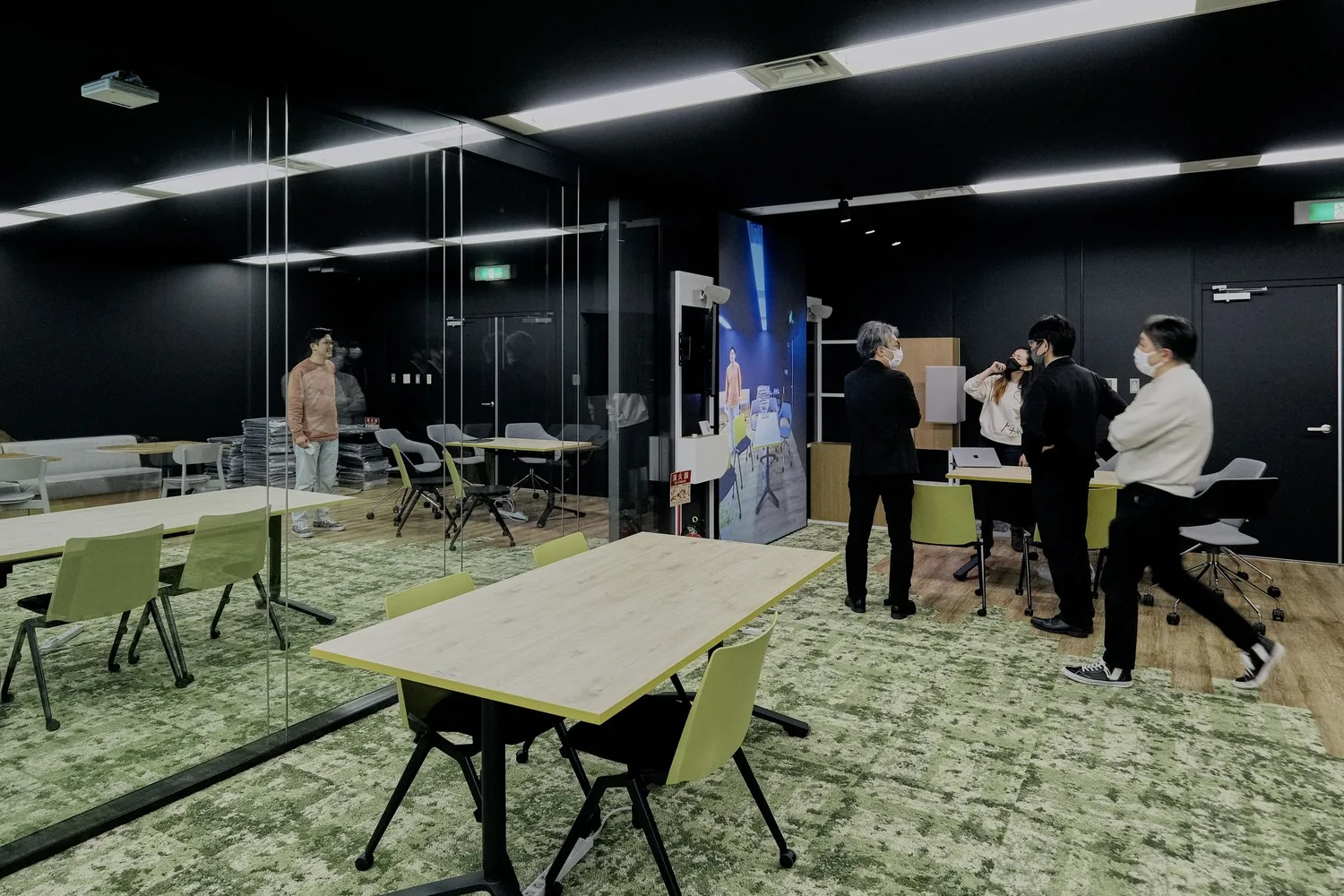 telepresence portals for manufacturing