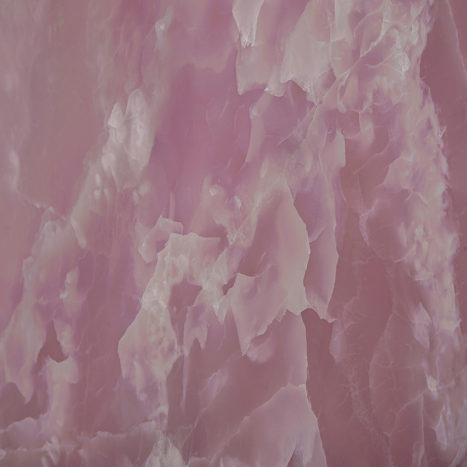 Nahaufnahme von Classic Pink Onyx Naturstein bei Uniiqo Naturstein