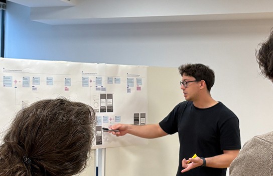Workshop di co-progettazione con stakeholder durante la definizione dell’esperienza utente.