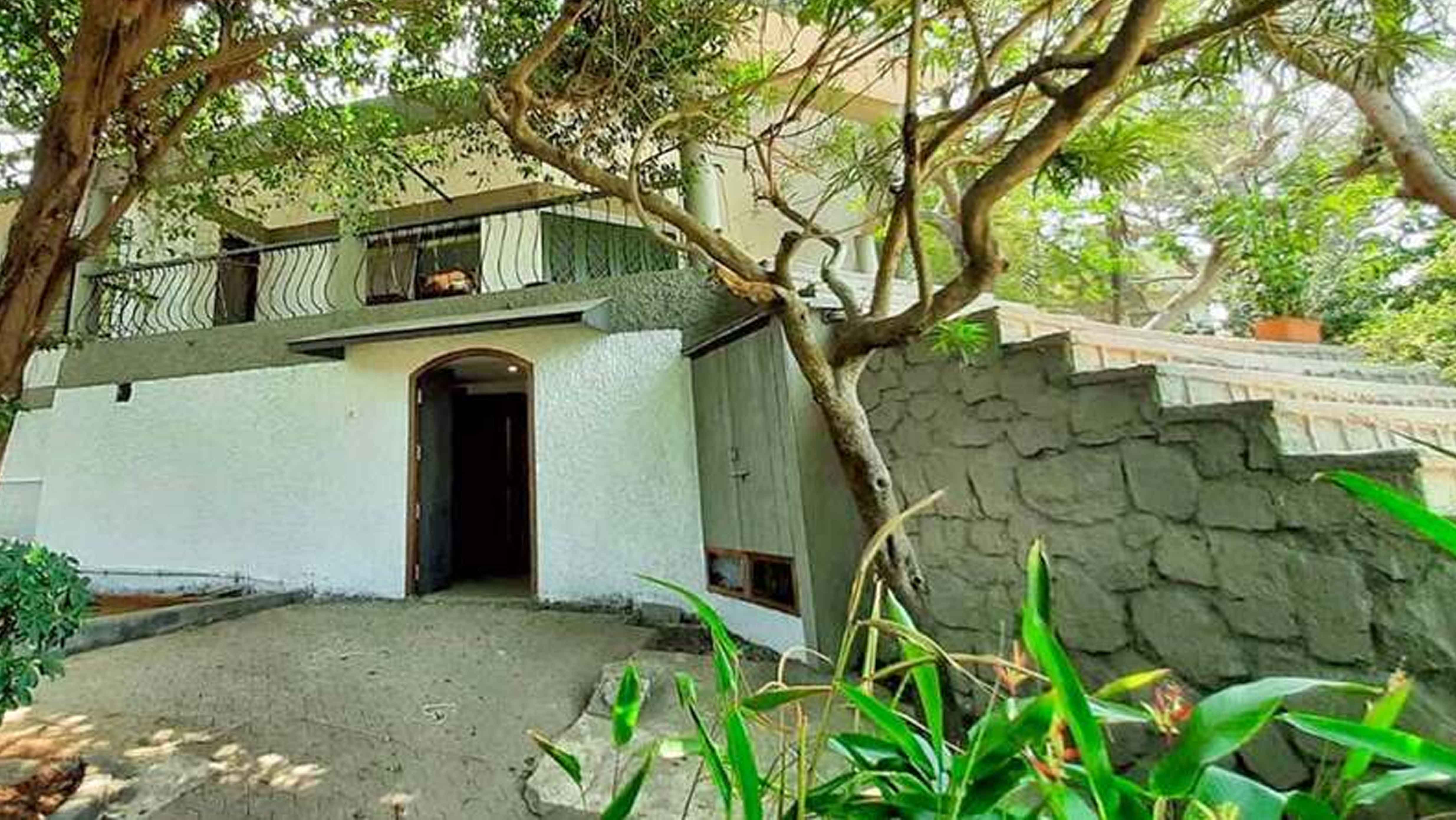 photo of villa on the rocks with two bedrooms and a private pool and jacuzzi