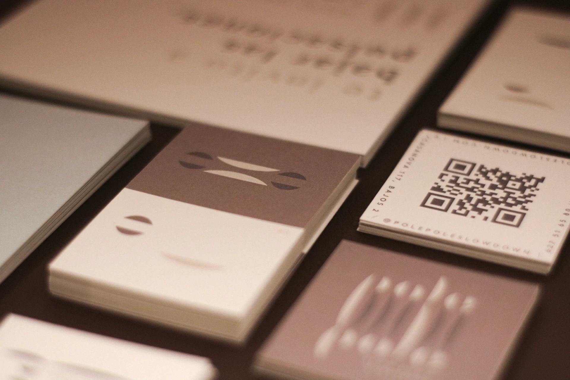 Business cards & logo design by freelance graphic designer Barcelona for brand identity.