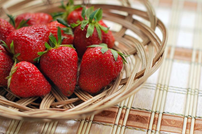 La fragola, il frutto di stagione di aprile