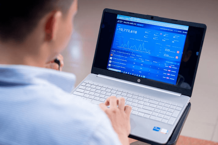 [Hướng nghiệp 2026] Digital Marketing: Chỉ cần “lướt newsfeed” mỗi ngày là làm được?