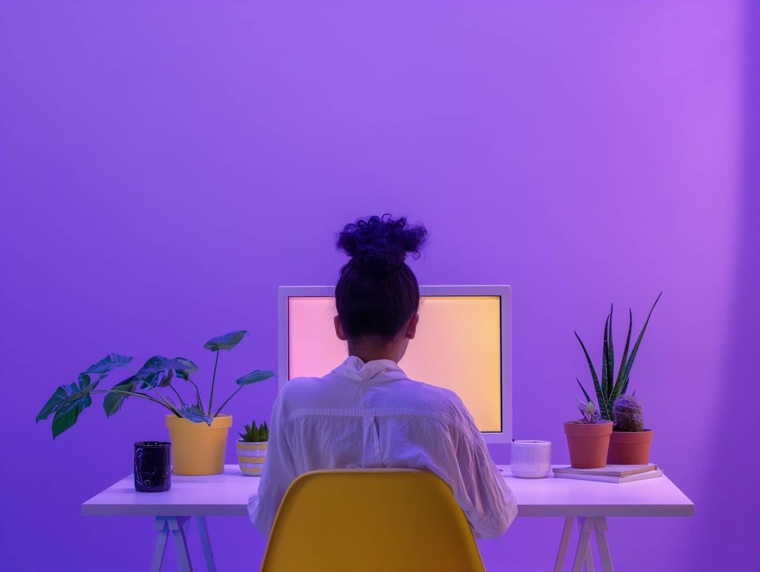 girl working at the computer