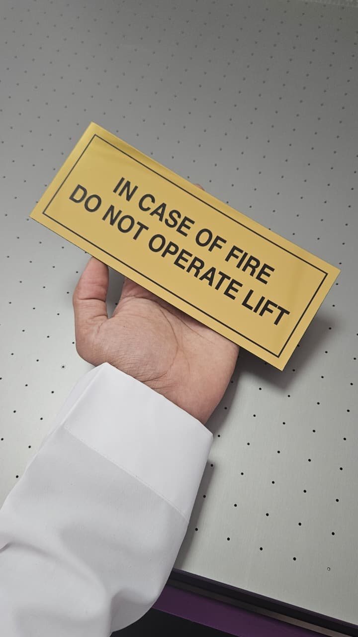 gold-mirror-pvc-signages