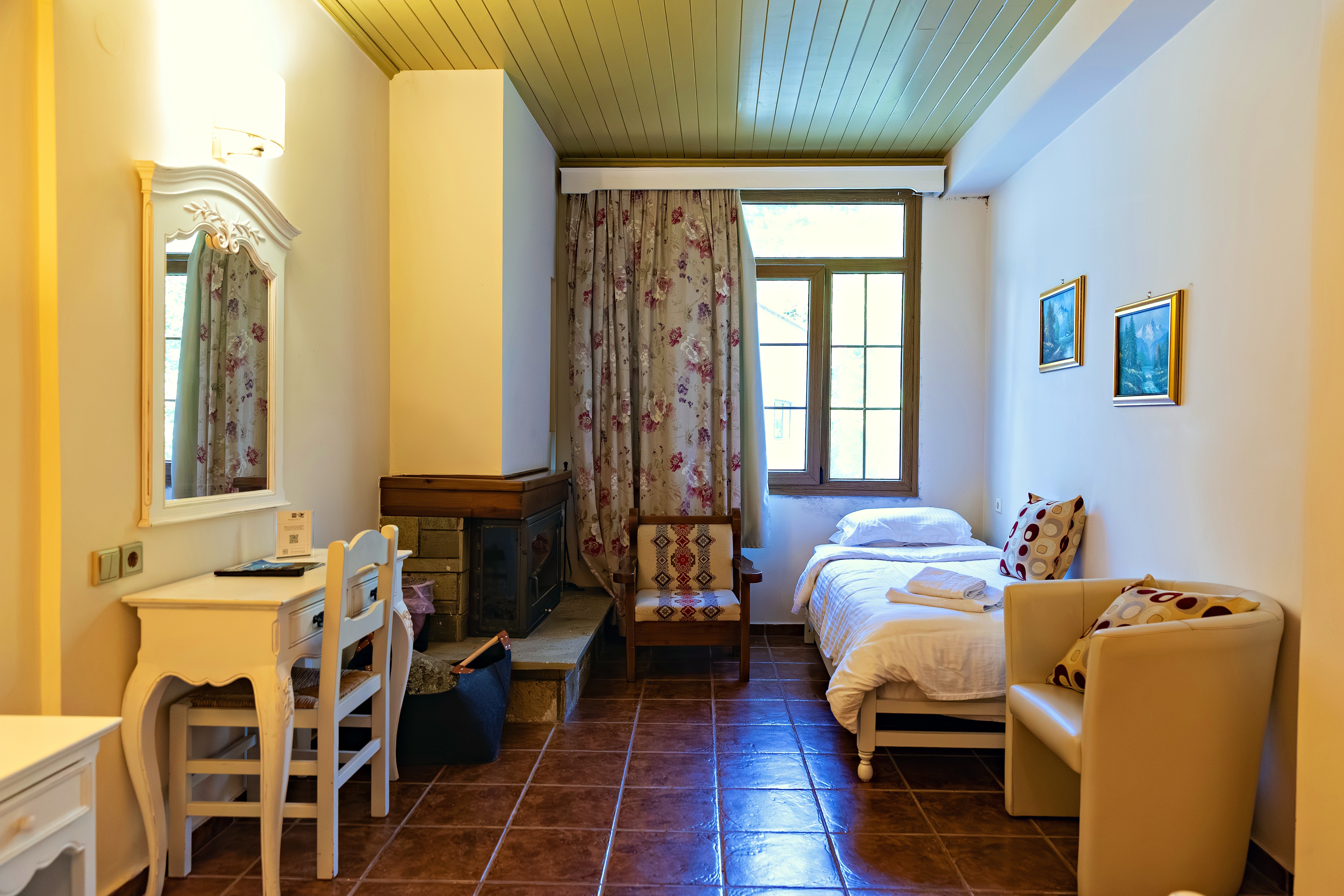 Room gallery image 4