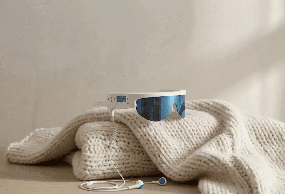 Séance de luminothérapie avec lunettes PSIO, moment de relaxation et de détente profonde.