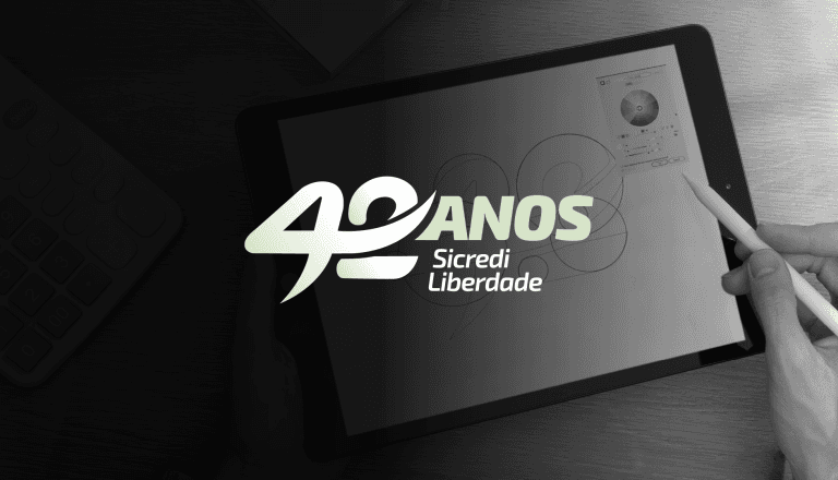 Selo 42 Anos Sicredi Liberdade