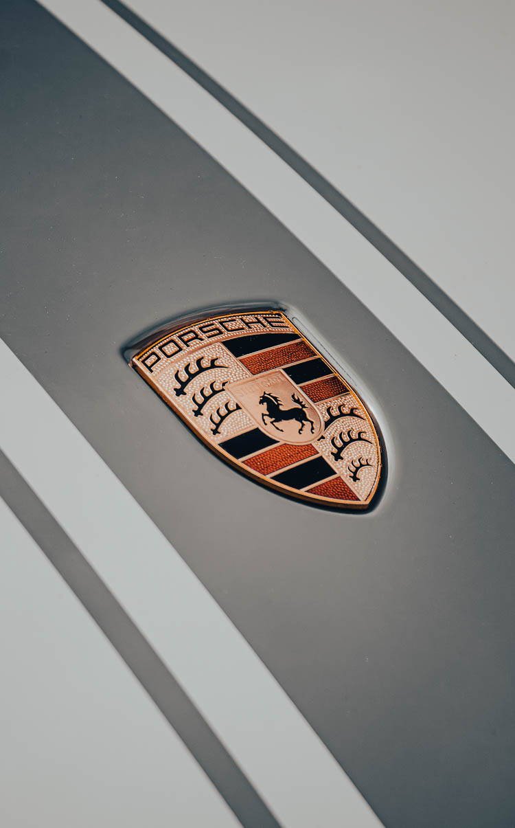 Porsche Cayenne logo RAY Motion