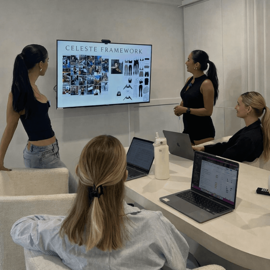 hand holding a phone