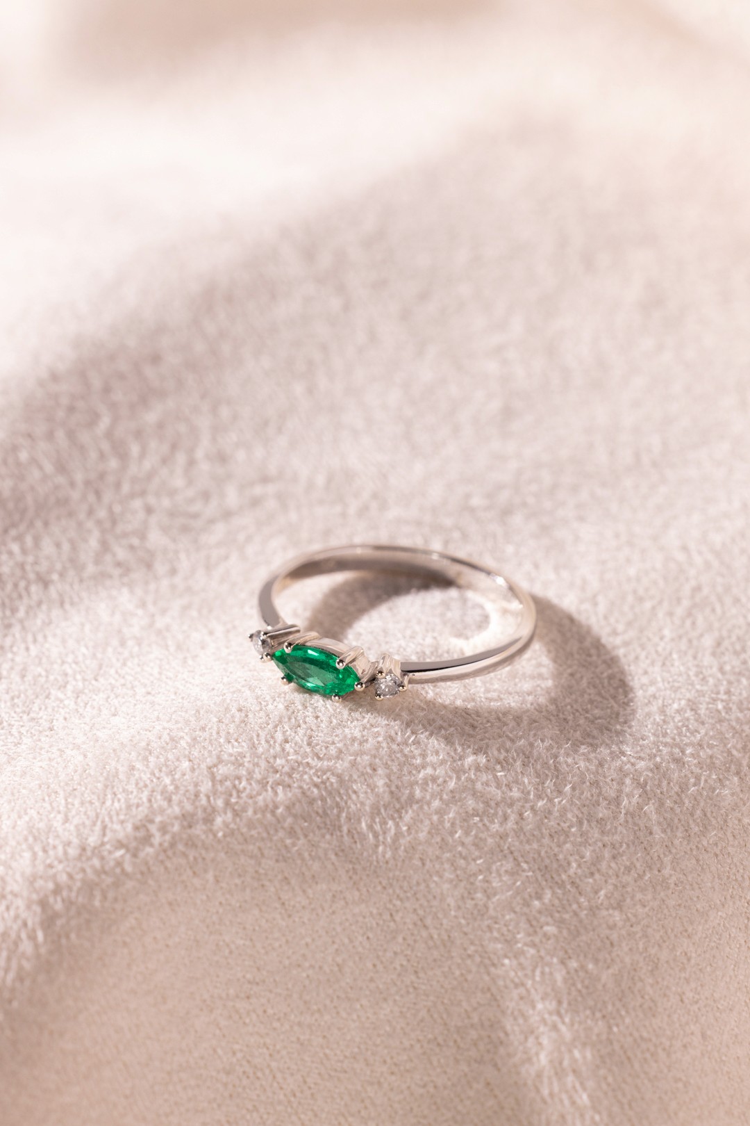 Emerald ring
