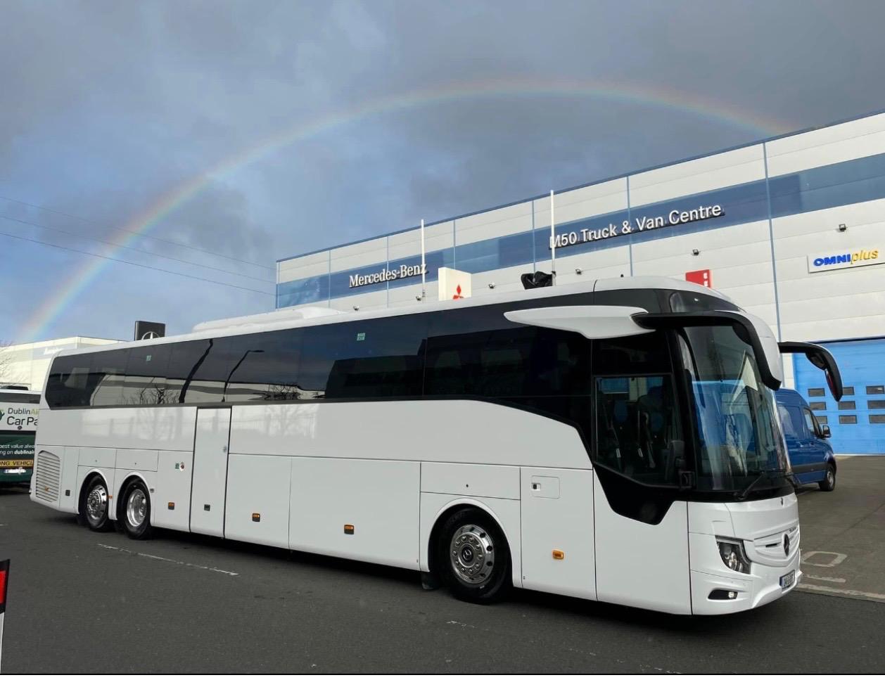 Hero section photo showing premium chauffeur service and city skyline