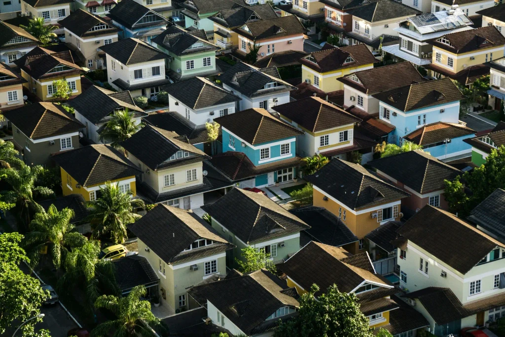 Luftaufnahme Wohnanlage – Immobilien und Hausverwaltungsversicherung Lions Group