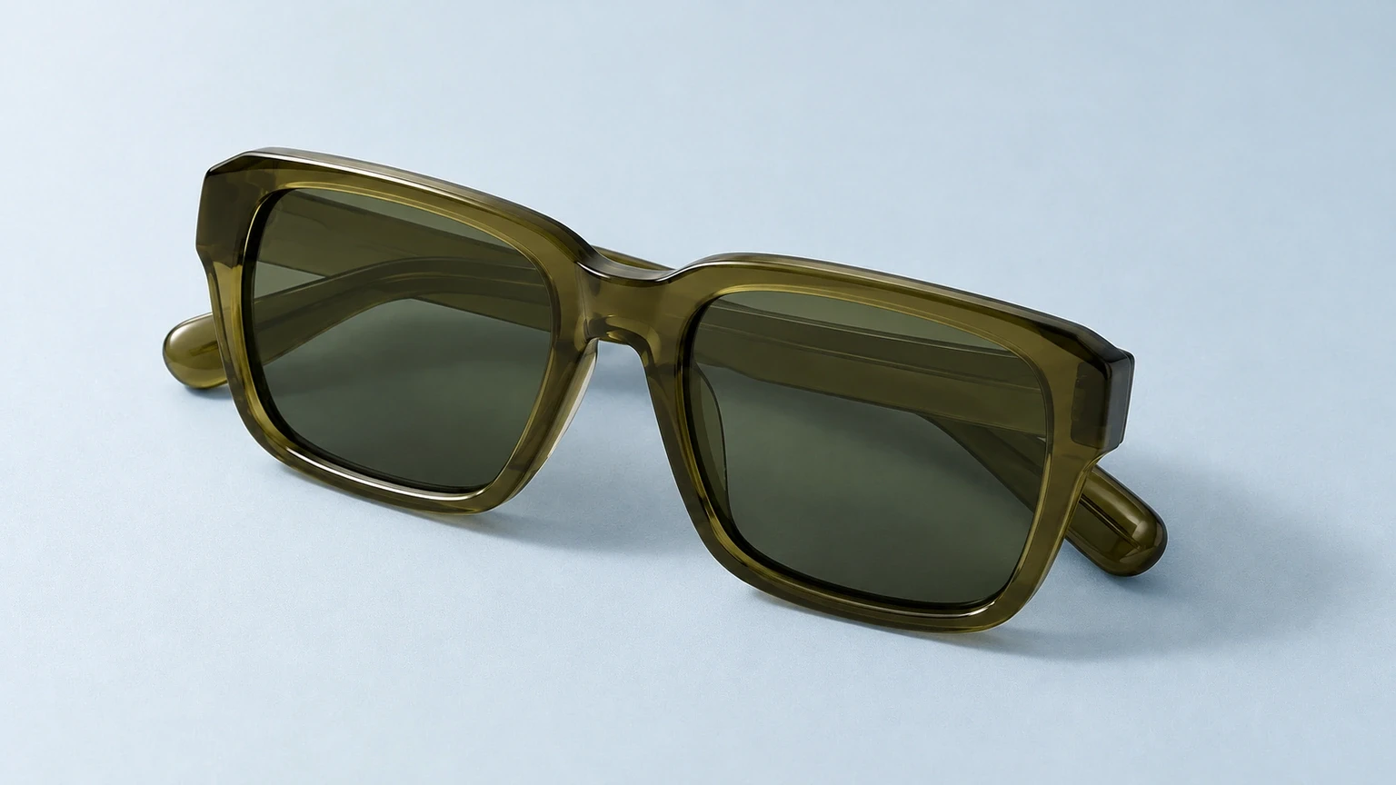 Glamoor eyewear campaign photo