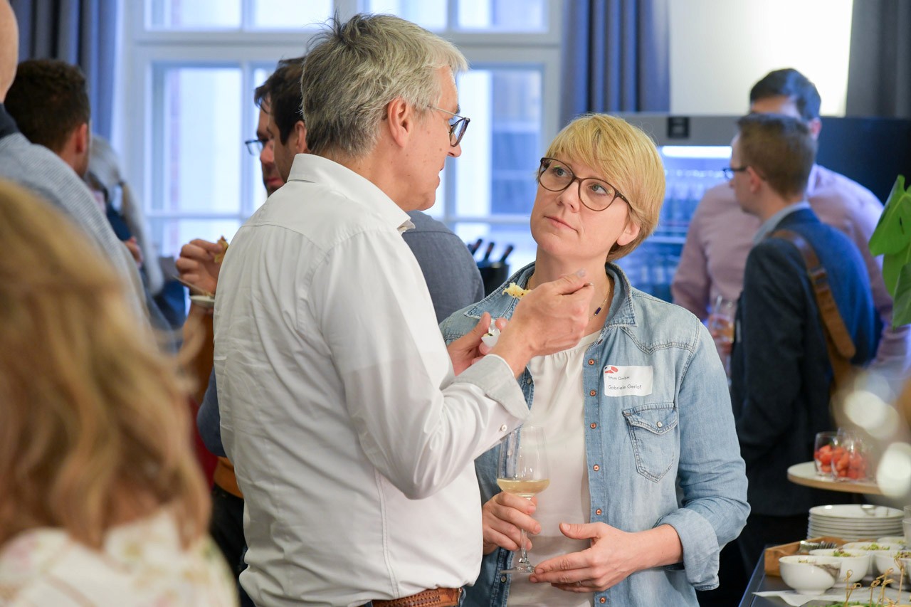 Geschäftsführer Axel Zawierucha im Gespräch auf der Leadmarketing Fachkonferenz