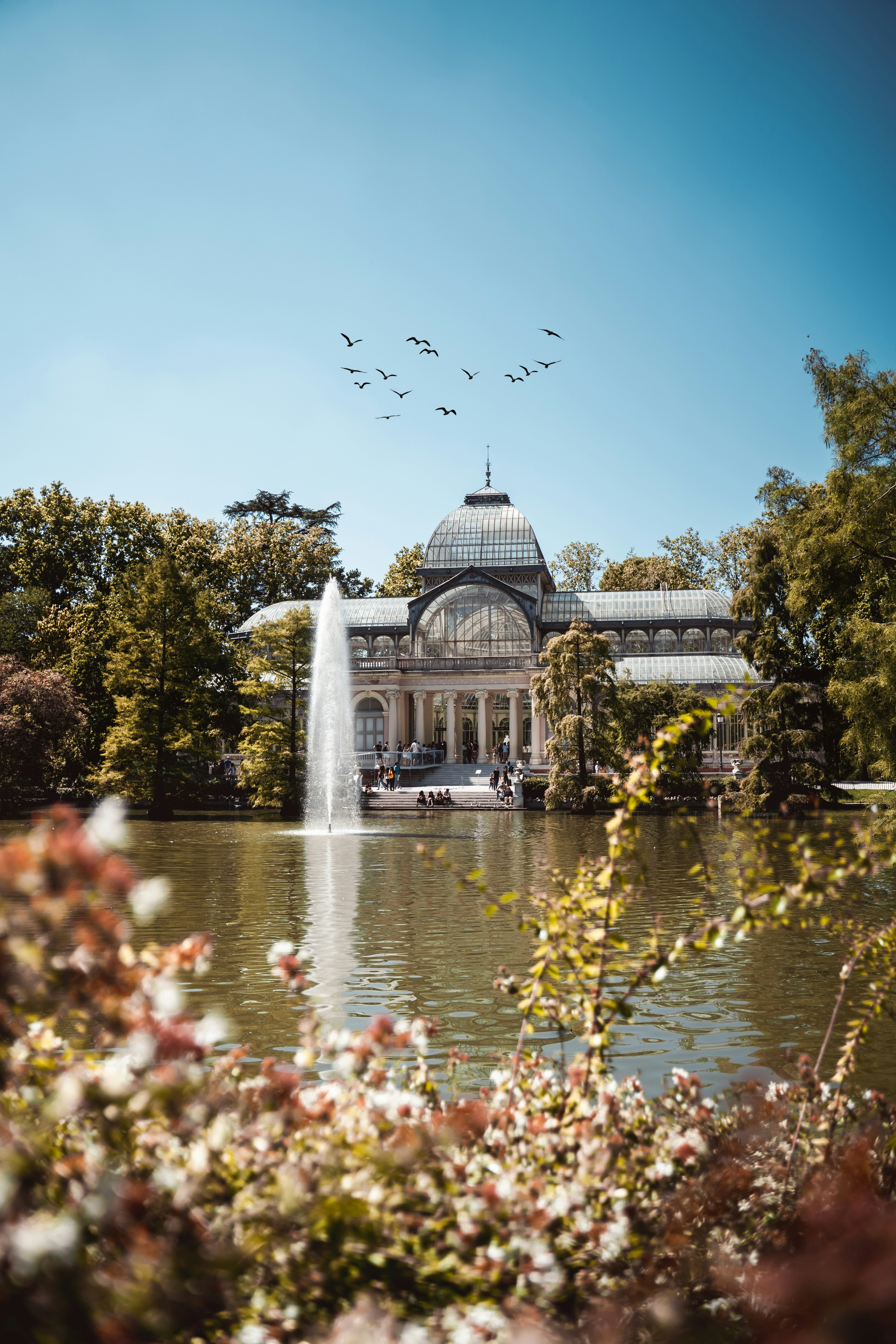 photography of dam during daytime