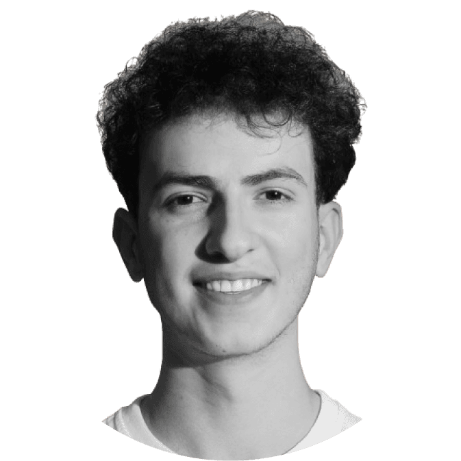 man in black crew neck shirt