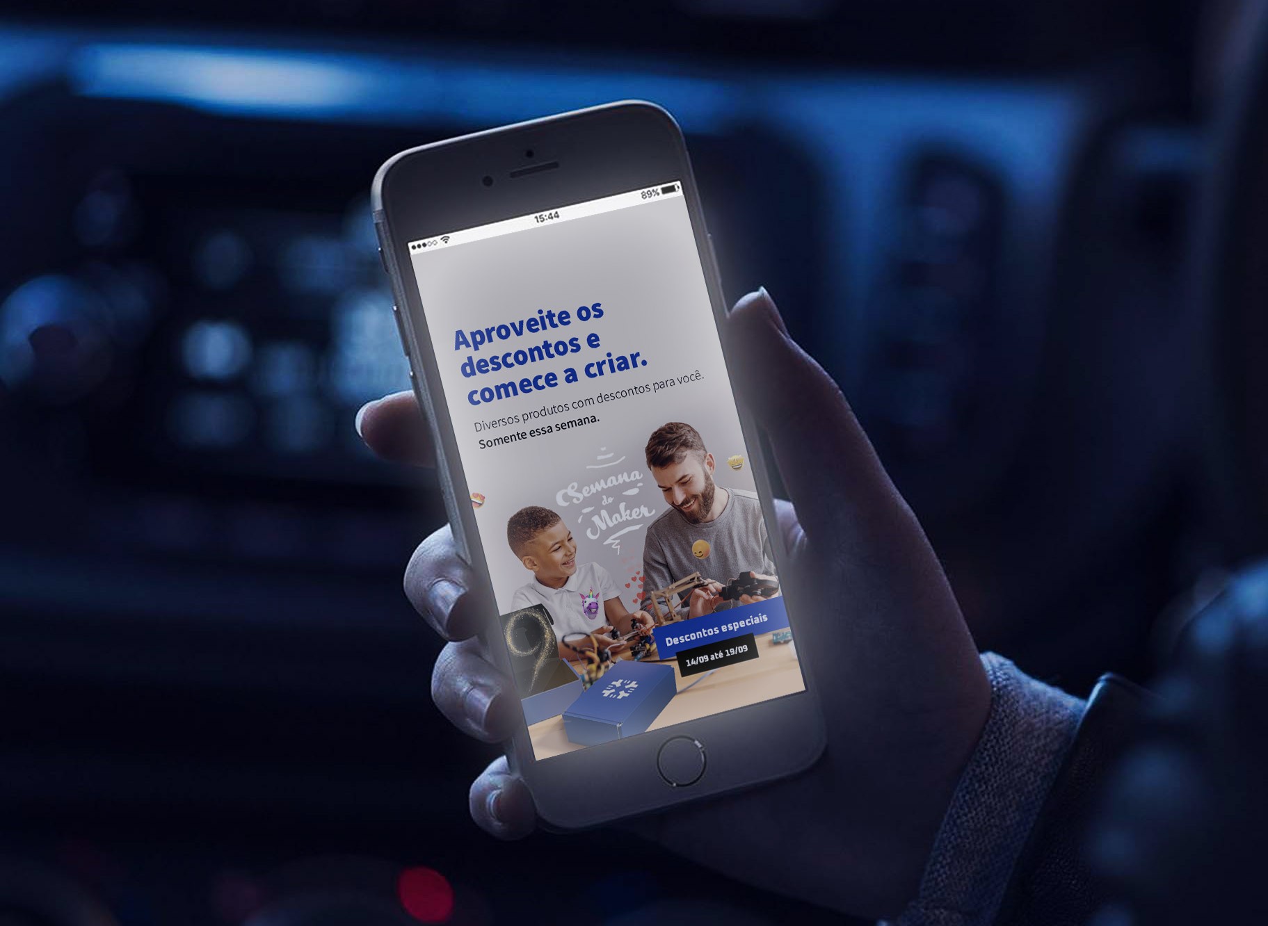 Mão segurando celular com postagem do Instagram Eletrogate