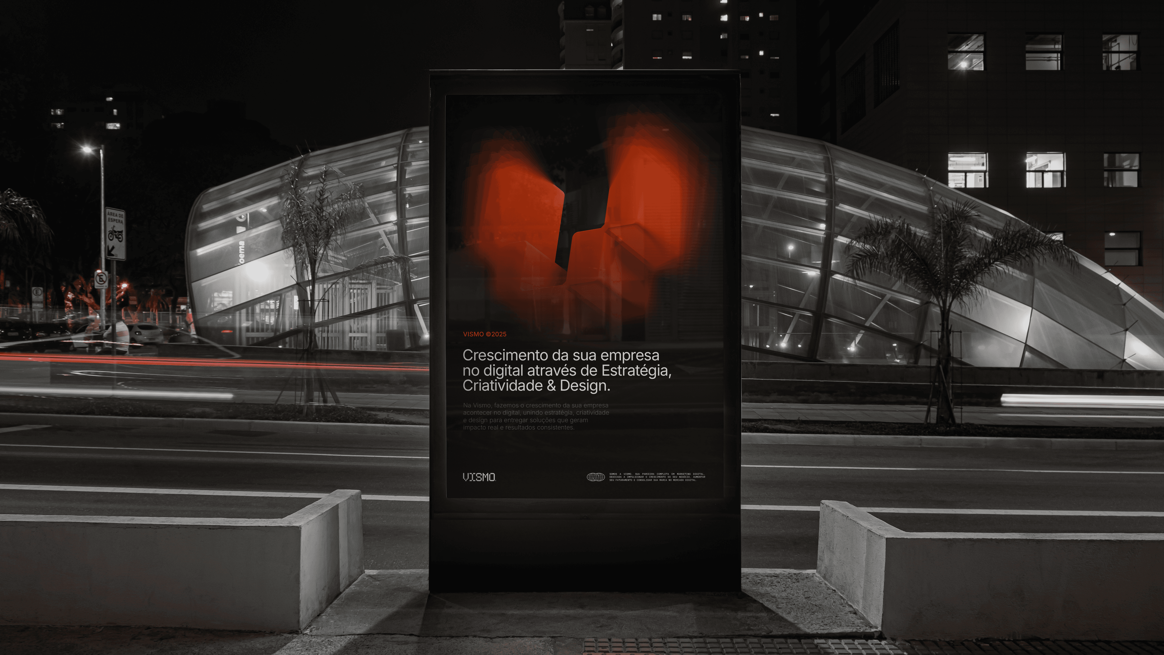 Painel publicitário da CSD Fintechs em estação urbana com mensagem sobre inovação no setor financeiro.