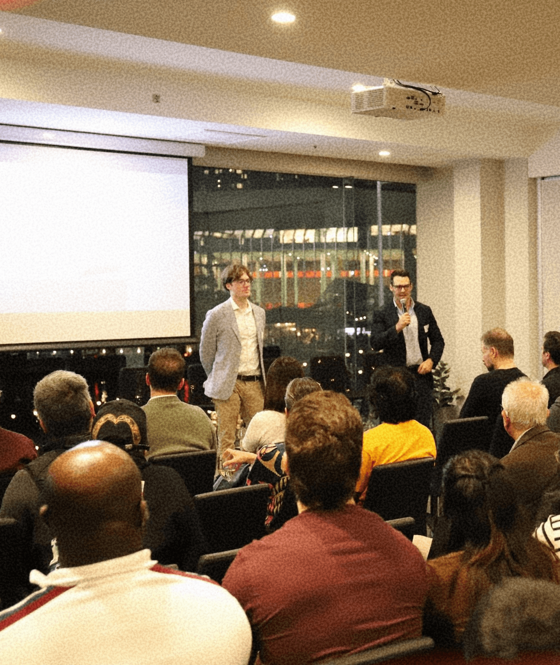 Sales teams booking meetings with mail