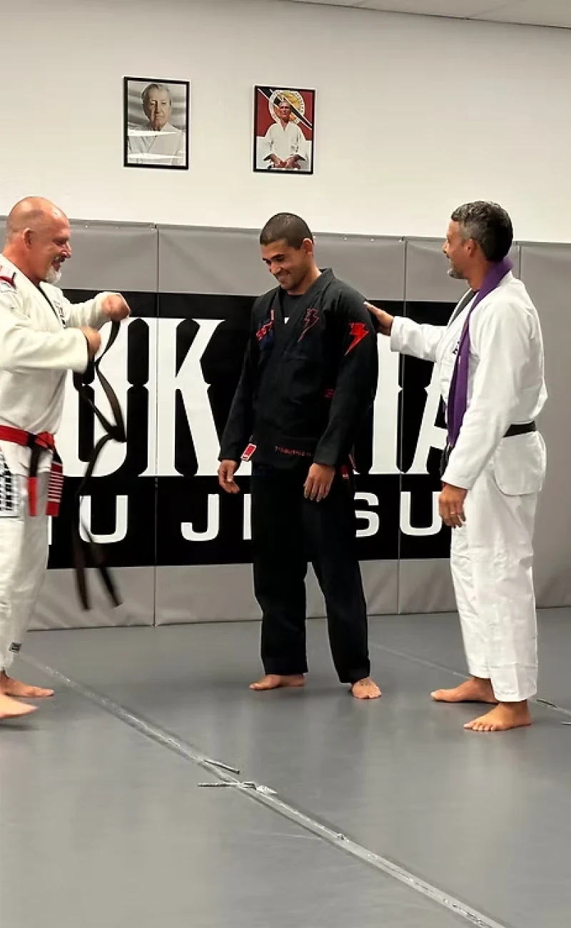 Victor Mendes training at Tukaha Jiu Jitsu during a belt presentation on the mats
