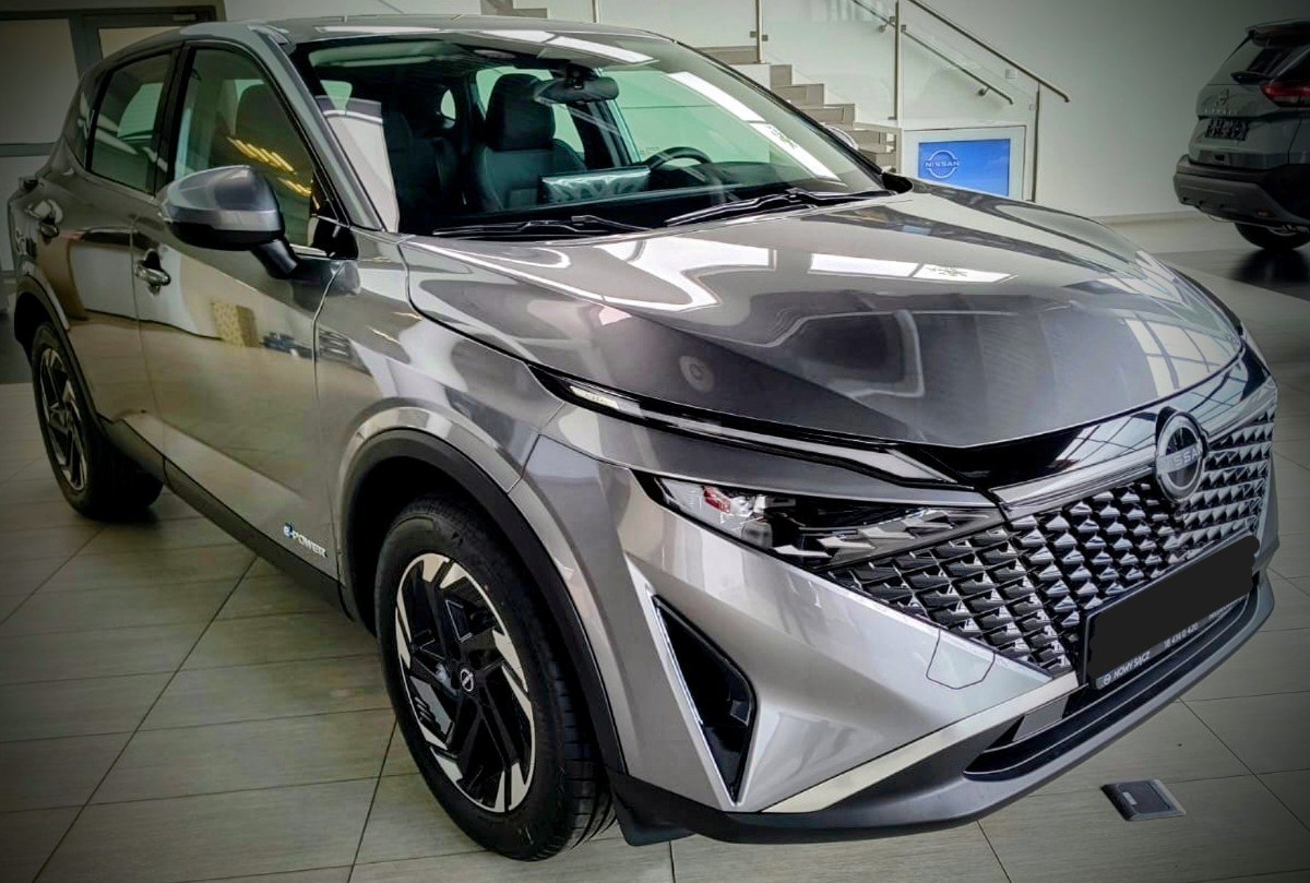 samochód po zakończonej interwencji pomocy drogowej