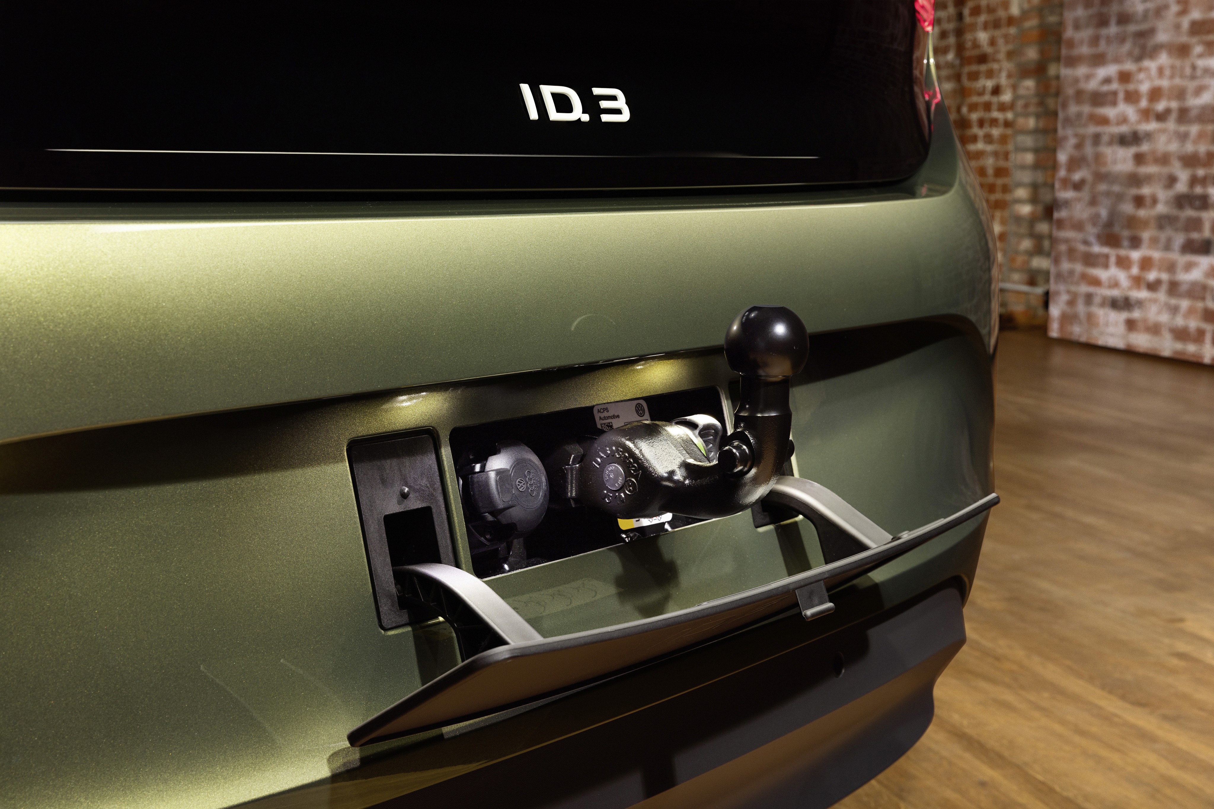 Volkswagen ID.3 avec crochet d’attelage intégré à l’arrière, détail de l’équipement de remorquage