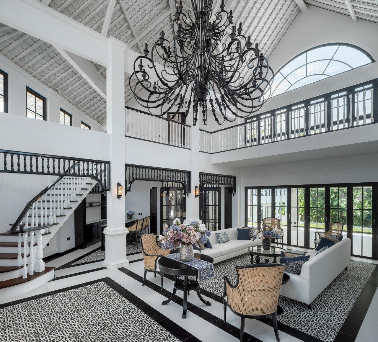Luxurious 7-bedroom villa in central Umalas