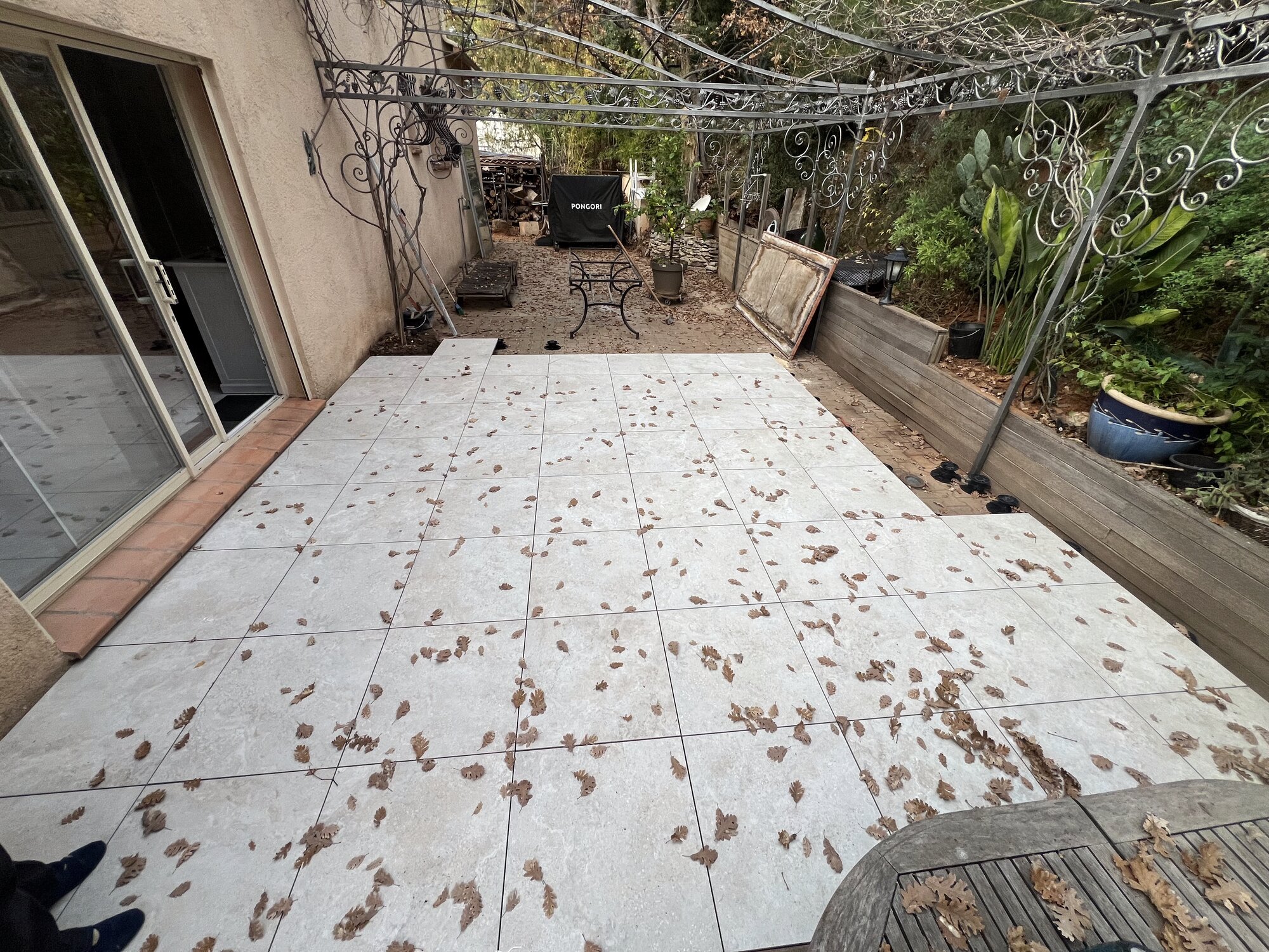 Terrasse sur plots - Vitrolles - photo 2