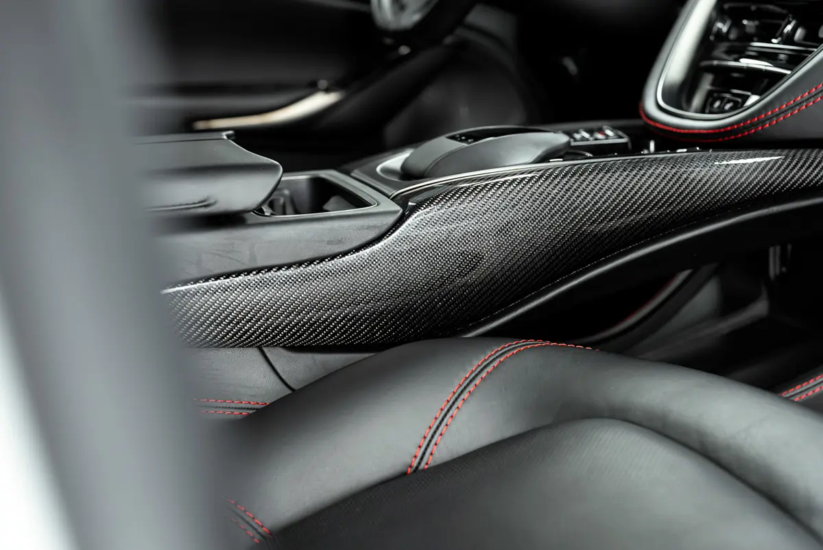 2021 Aston Martin DBX photo 21