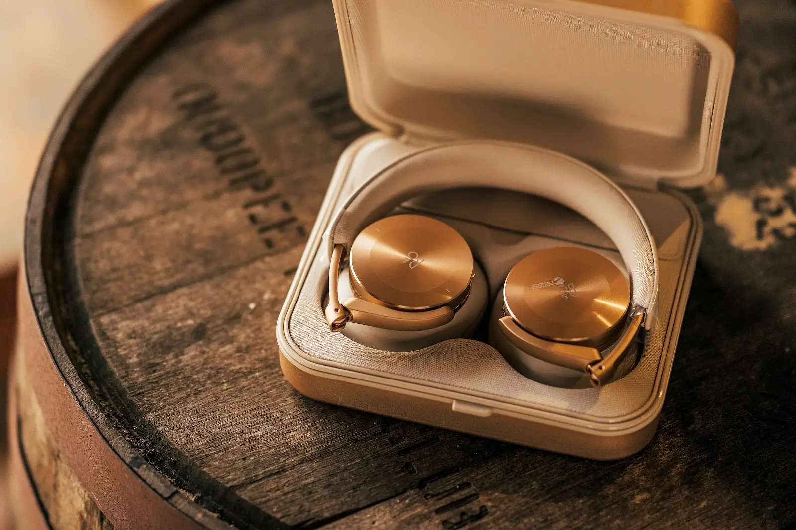 BANG & OLUFSEN × CREWE CUP