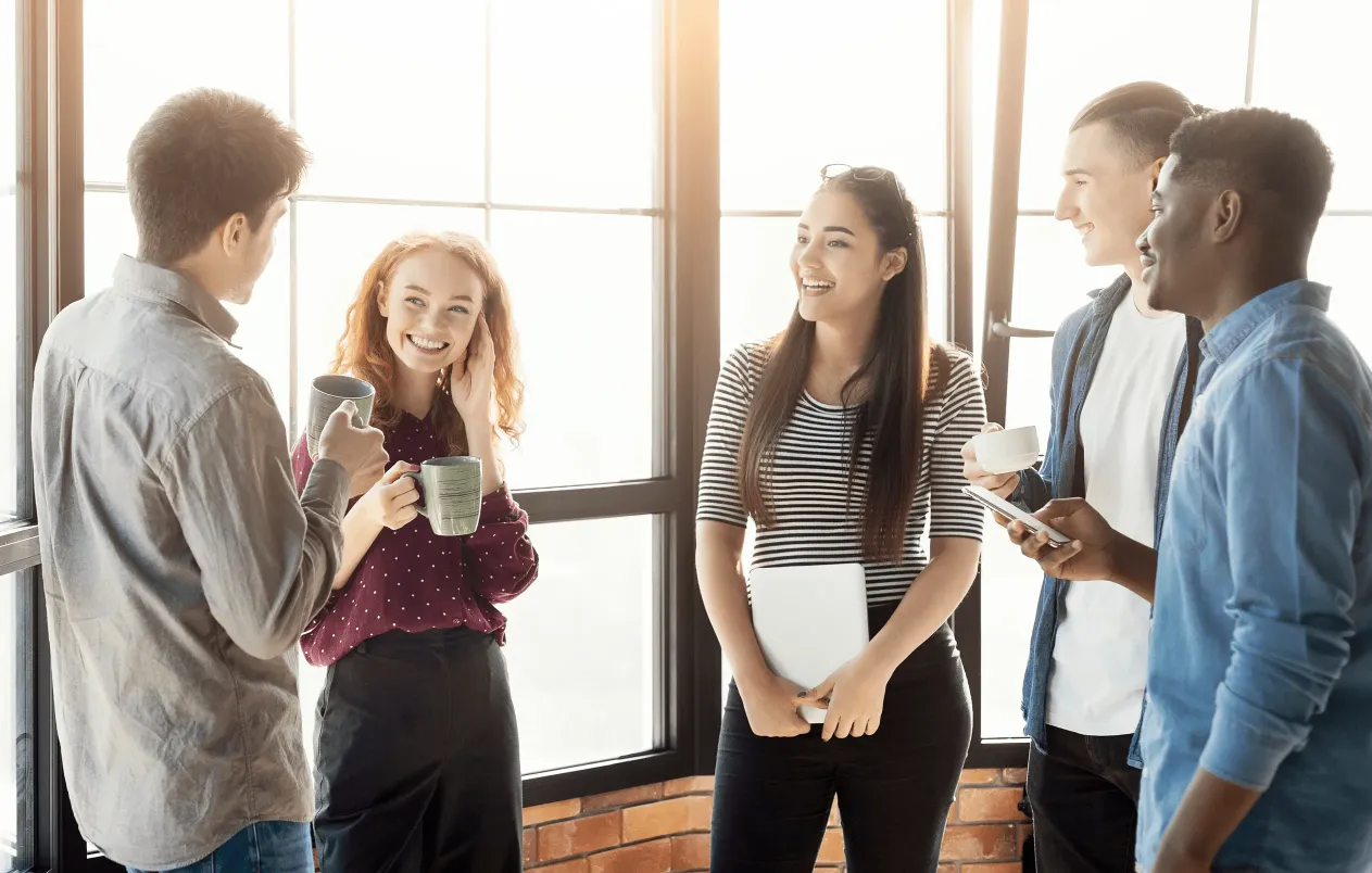 Latin American professional ready to take on a new career opportunity, representing Talento-io's mission to connect LATAM talent with full-time roles at leading U.S. companies.