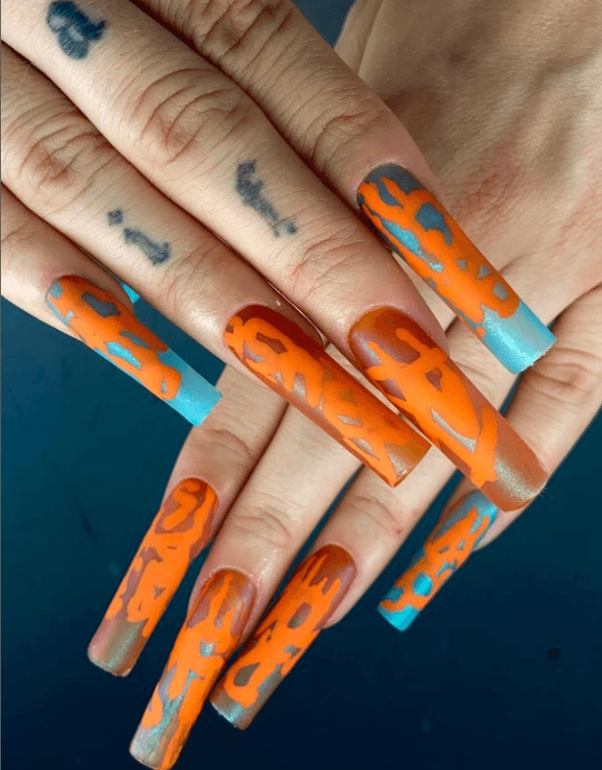 Nails orange graffitis