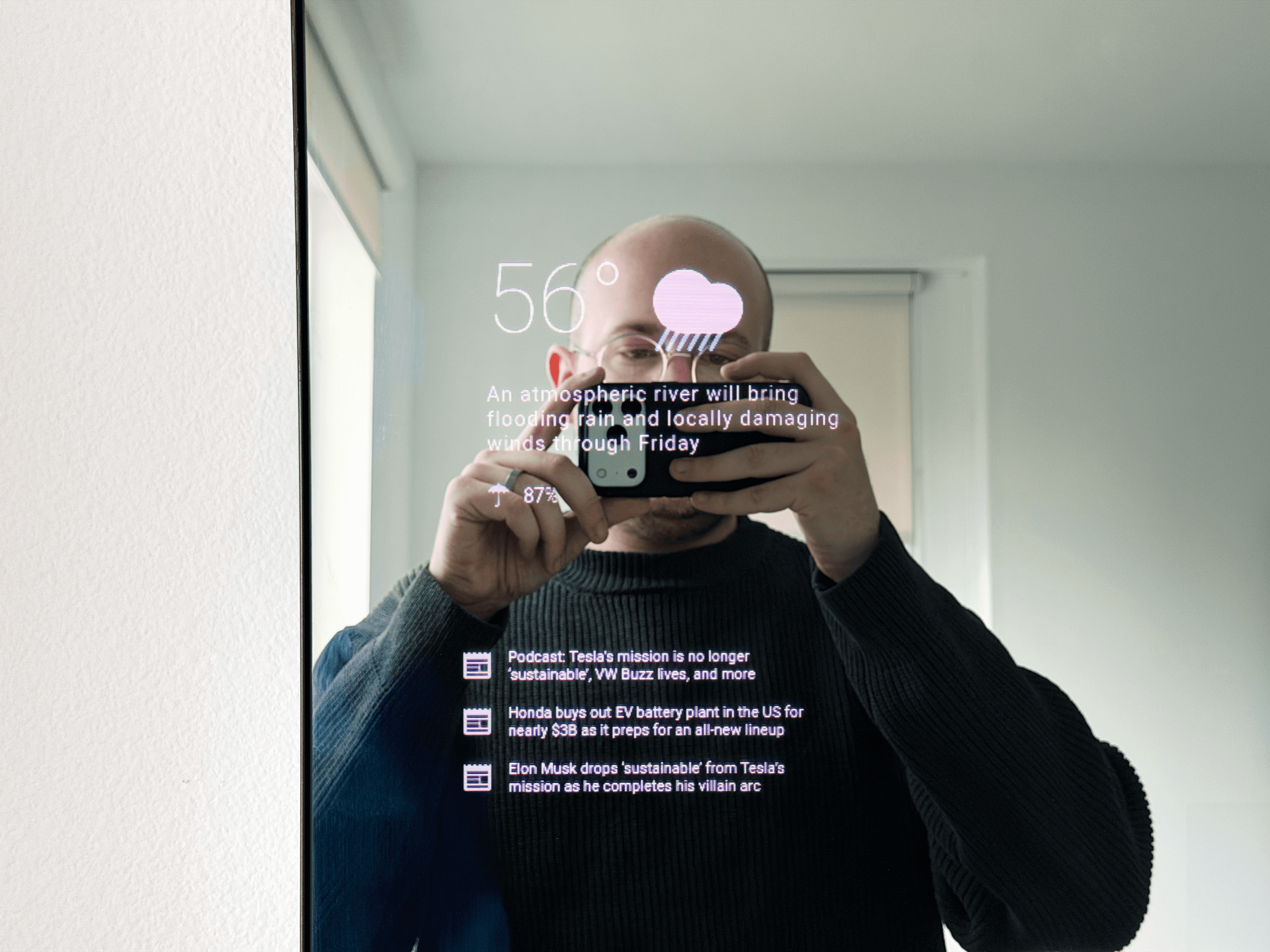 Batch.Works logo over a photo of a box of 3D printed objects