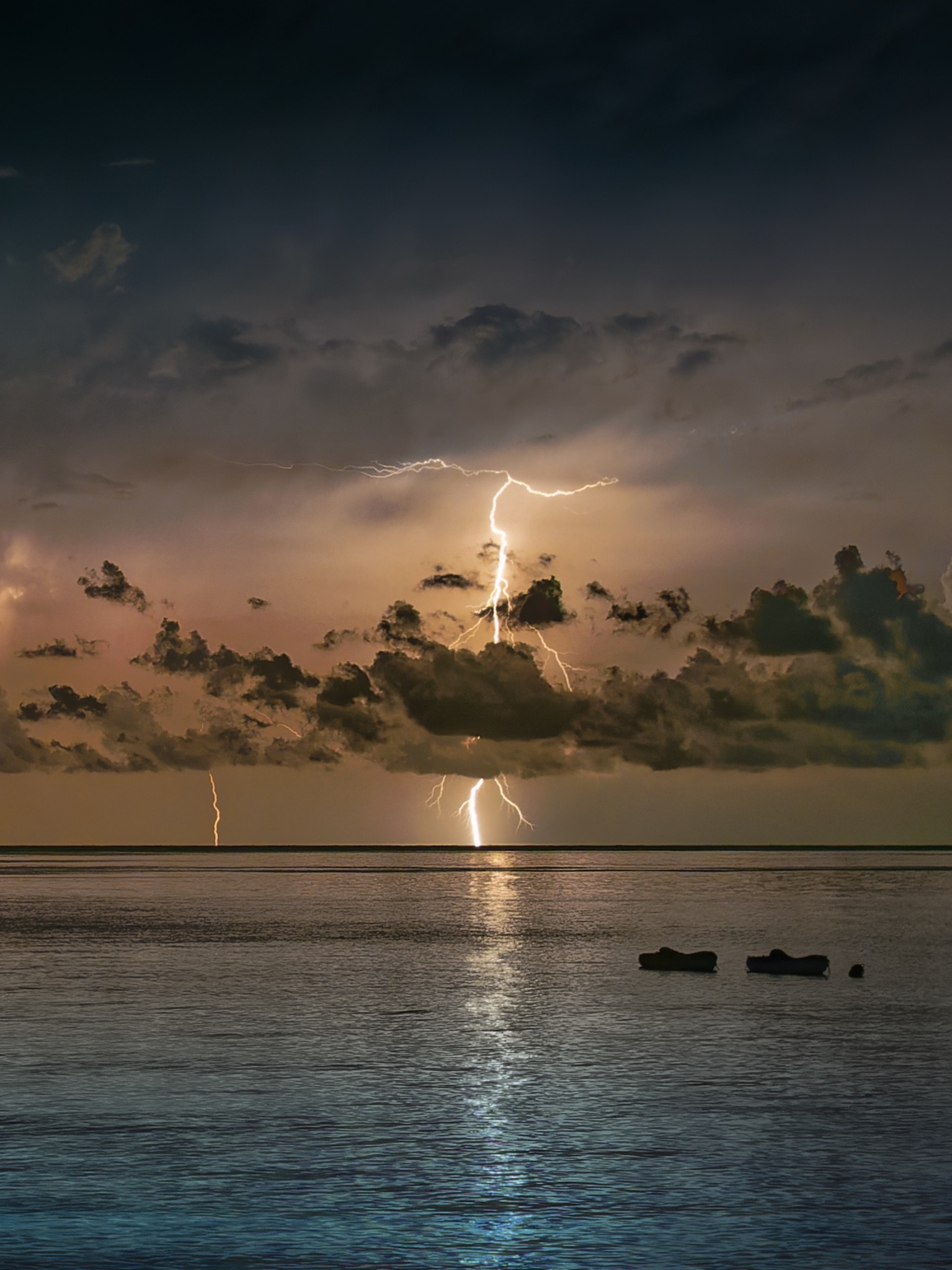 Impressive thunderstorm over the Mediterranean