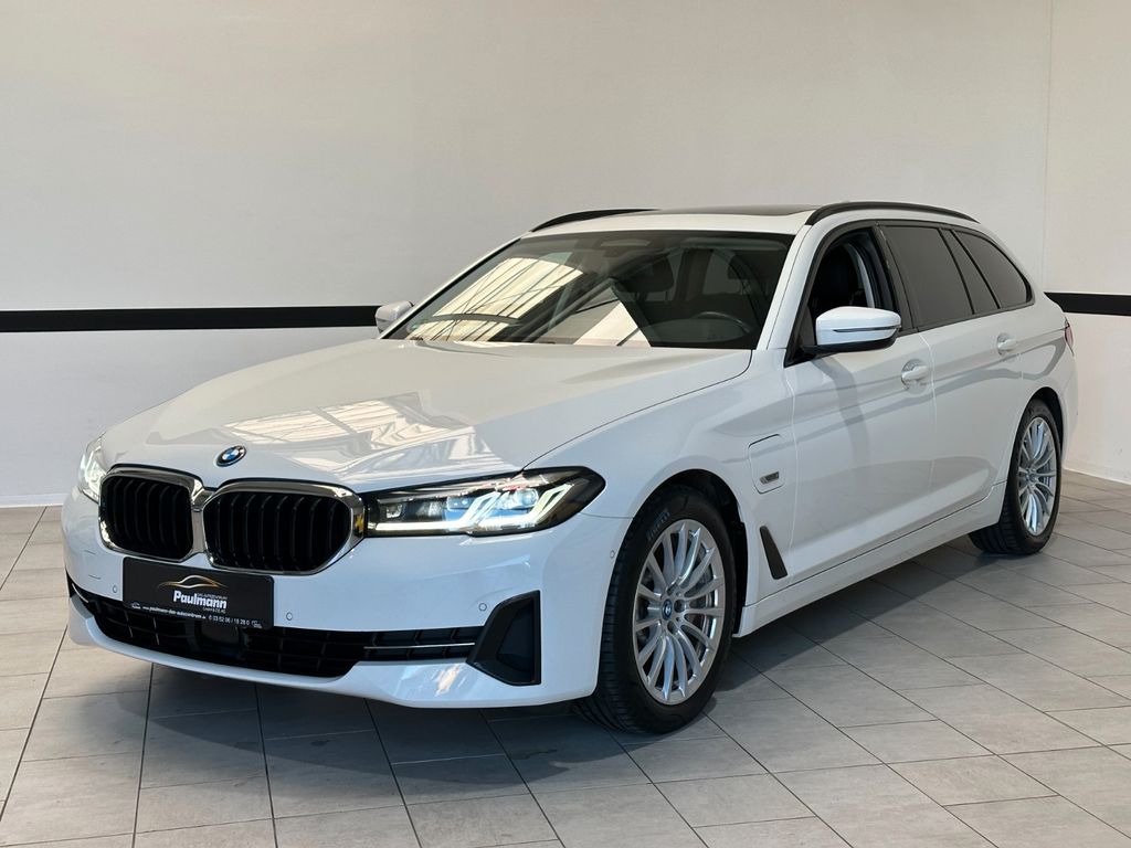 BMW 530 2022 WHITE Gebrauchtwagen - Hauptansicht