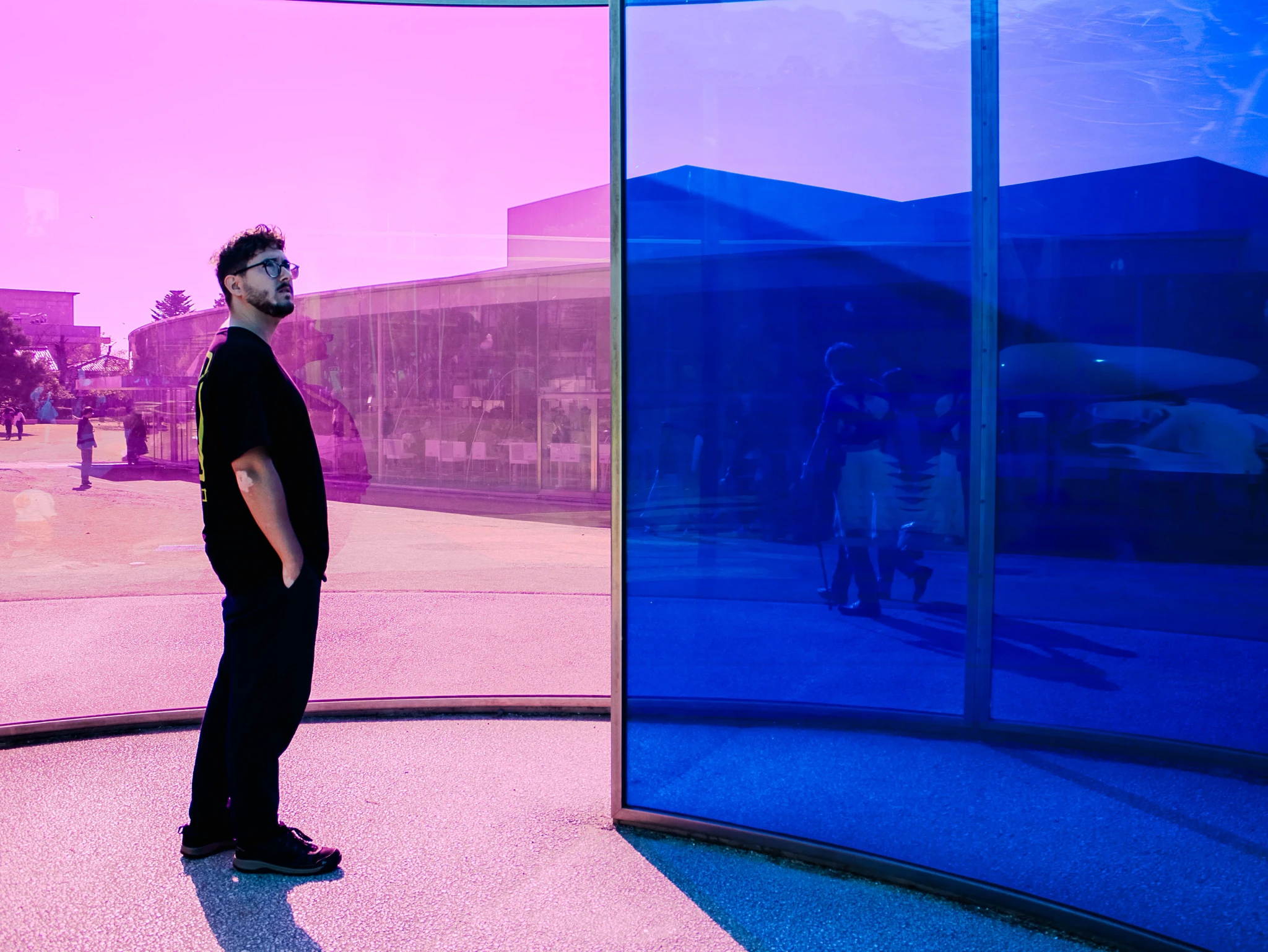 Ismael Casado in Kanazawa's Milenium Museum, in Olafur Eliason performance