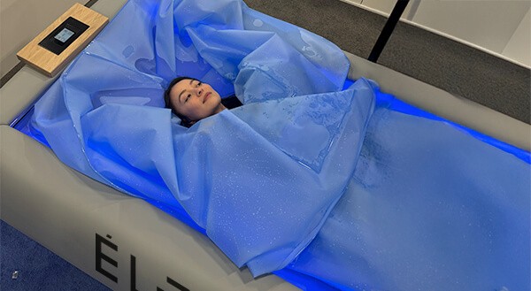 Eleve™ E-Dry Float Cryo — dry flotation cold therapy system combining zero-gravity floating with 40–43°F cryotherapy session