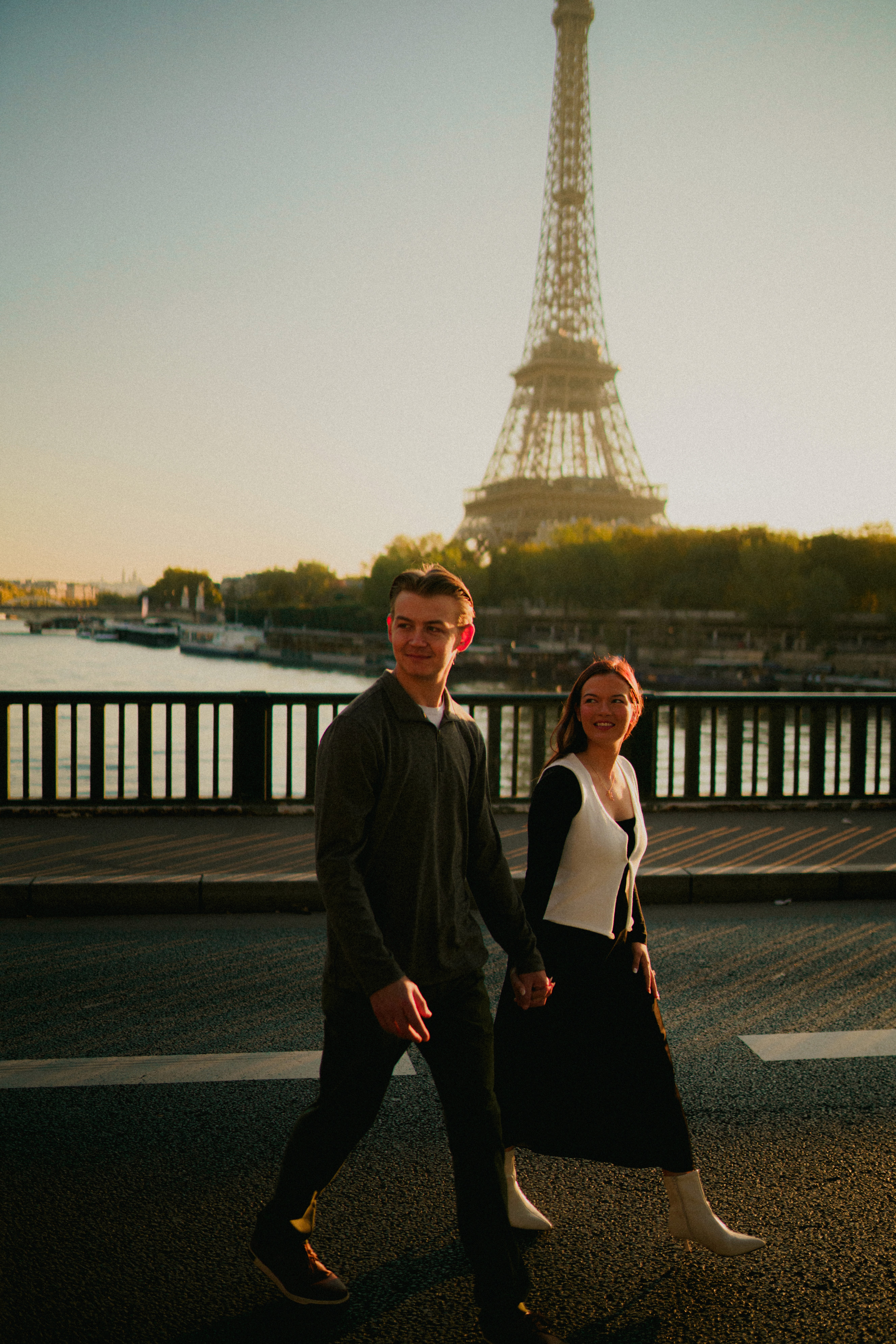 Paris Photographer - LeParisPro. Weddings, engagements, proposals, lifestyle and fashion photoshoots.