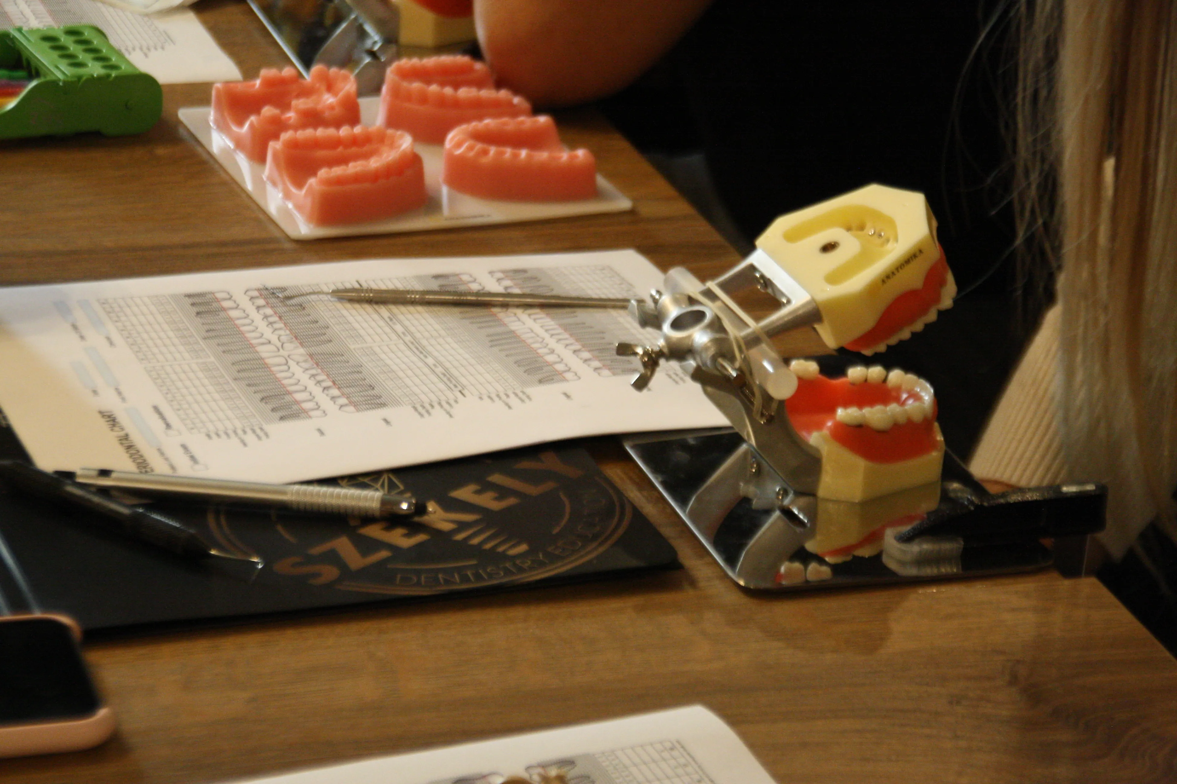 Fogászati Képzések - Nem sebészi parodontális terápia a fogorvosi praxisban - PraxEvents